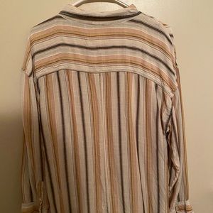 a oversized sleeve shirt